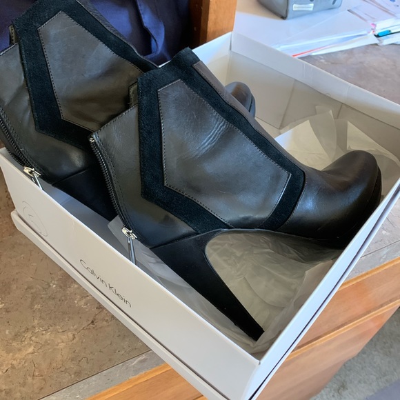 In very good condition Calvin Klein booties - Picture 7 of 7